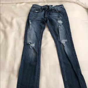 Eunina distressed jeans